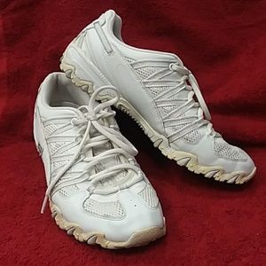 Skechers Women's Size 10. Great Gym Shoes!